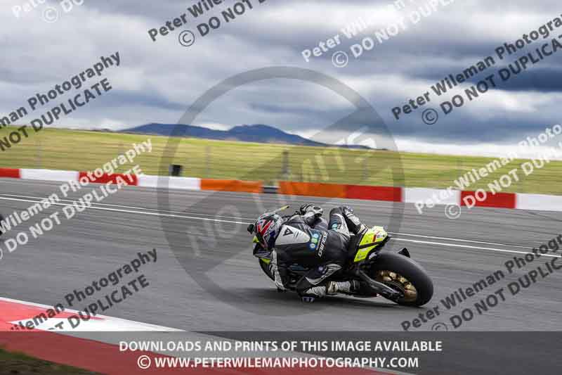 cadwell no limits trackday;cadwell park;cadwell park photographs;cadwell trackday photographs;enduro digital images;event digital images;eventdigitalimages;navarra;no limits trackdays;peter wileman photography;racing digital images;trackday digital images;trackday photos